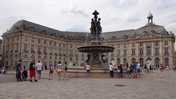 BORDEAUX : PLACE DE LA BOURSE