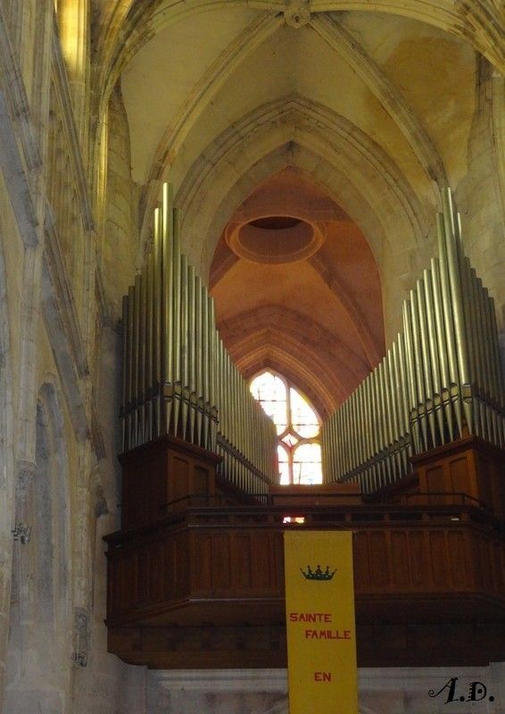 PONT L'EVEQUE : L'ORGUE DE L'EGLISE ST MICHEL